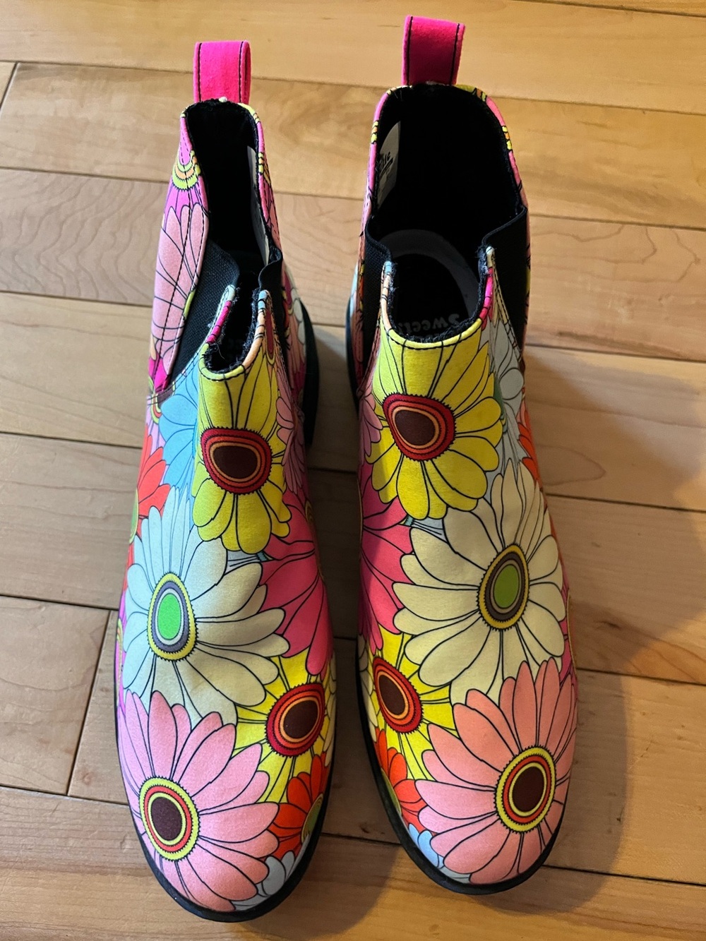 offbeat Sweetie Floral Daisy pull on Booties in Bright Multicolors size ten - Picture 4 of 8